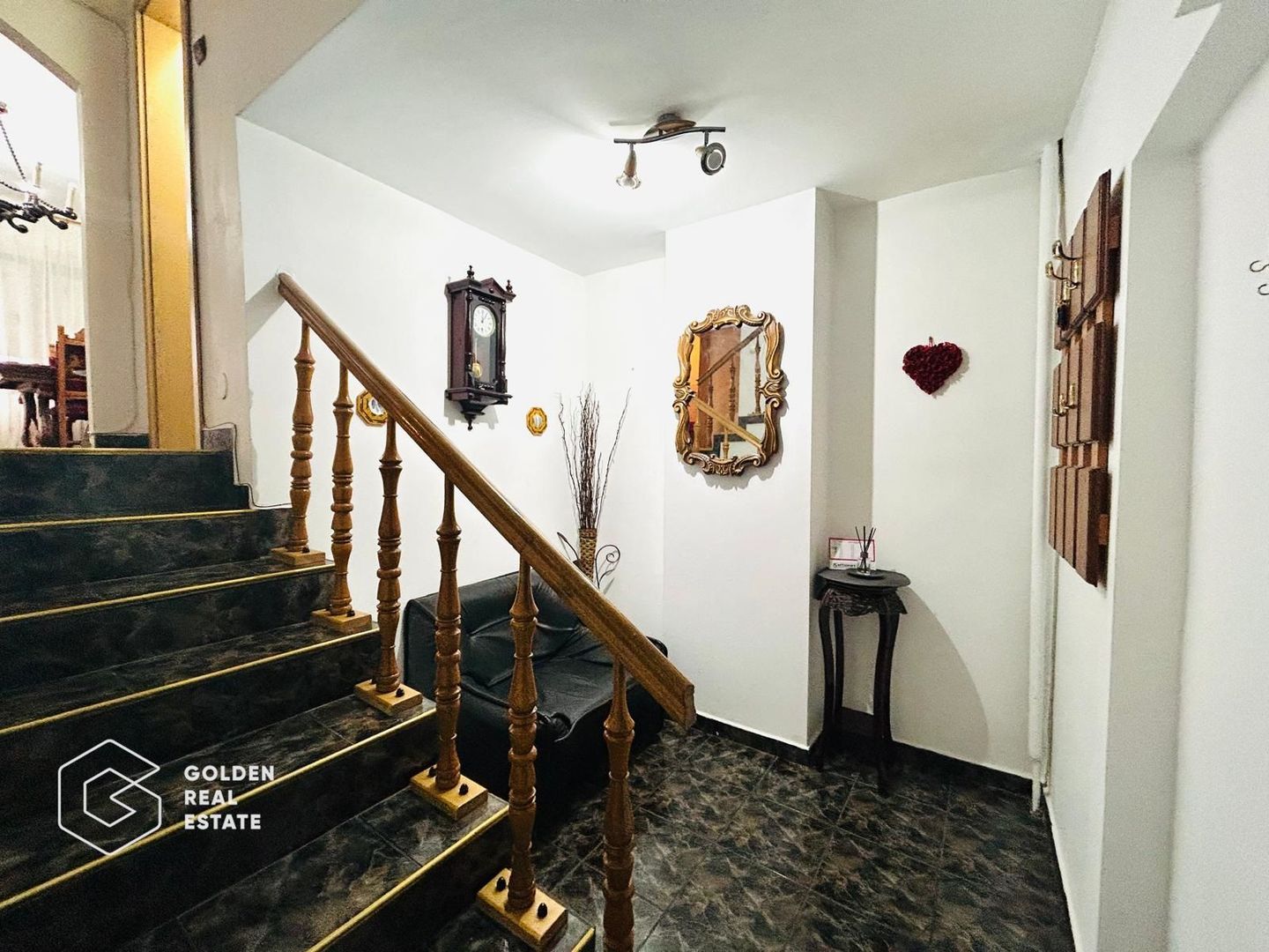 Apartament 3 camere tip Samanta, decomandat, zona Polivalenta - Poză 3