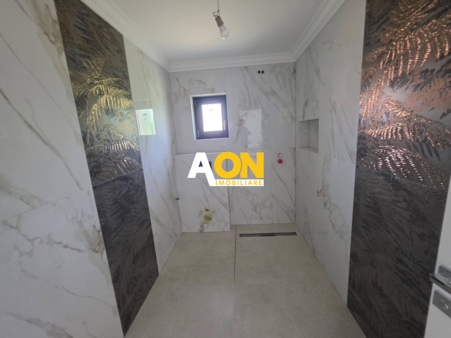 Casă nouă, impozantă,  6 camere, 1346 mp teren, Bărăbanț - Poză 25