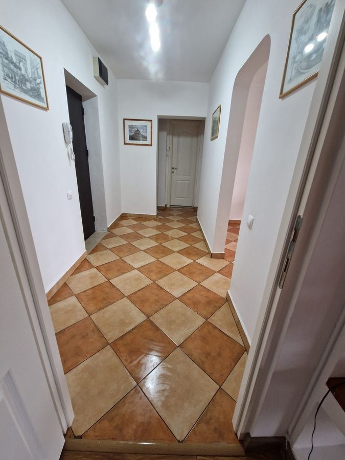 Închiriez apartament 2 camere, Piața Alba Iulia, parțial mobilat - Poză 9