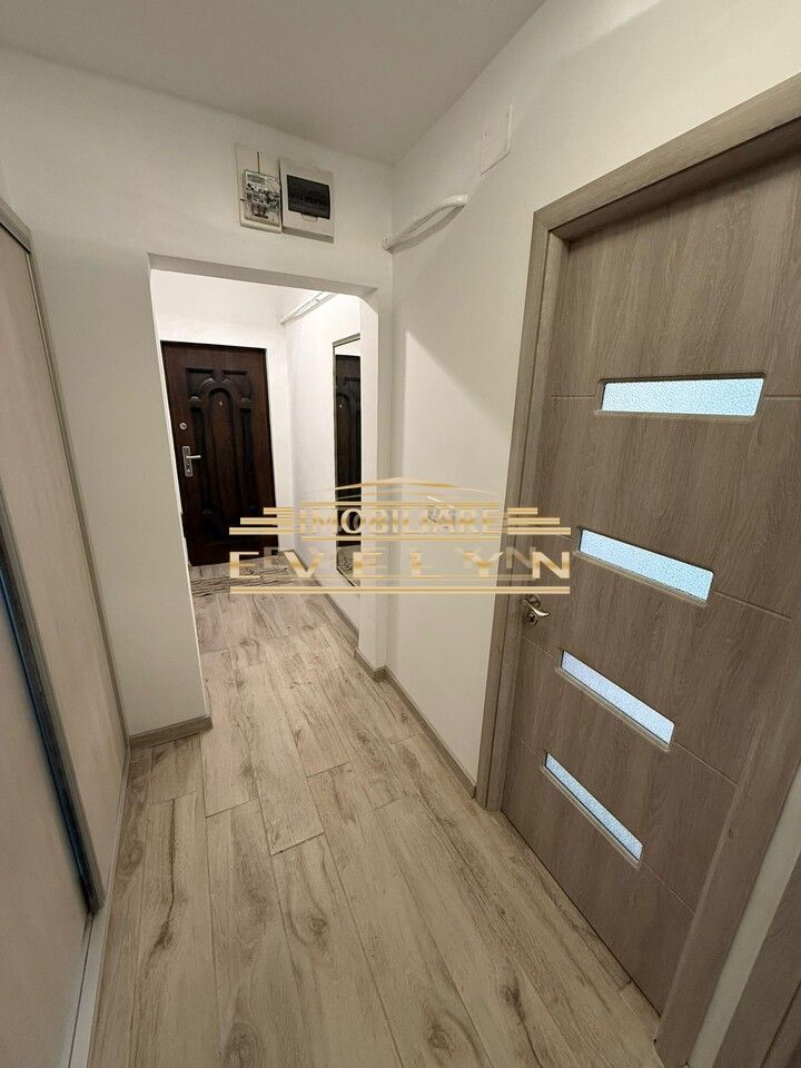 De vânzare apartament 2 camere – Pietonalul Unirii - Poză 4
