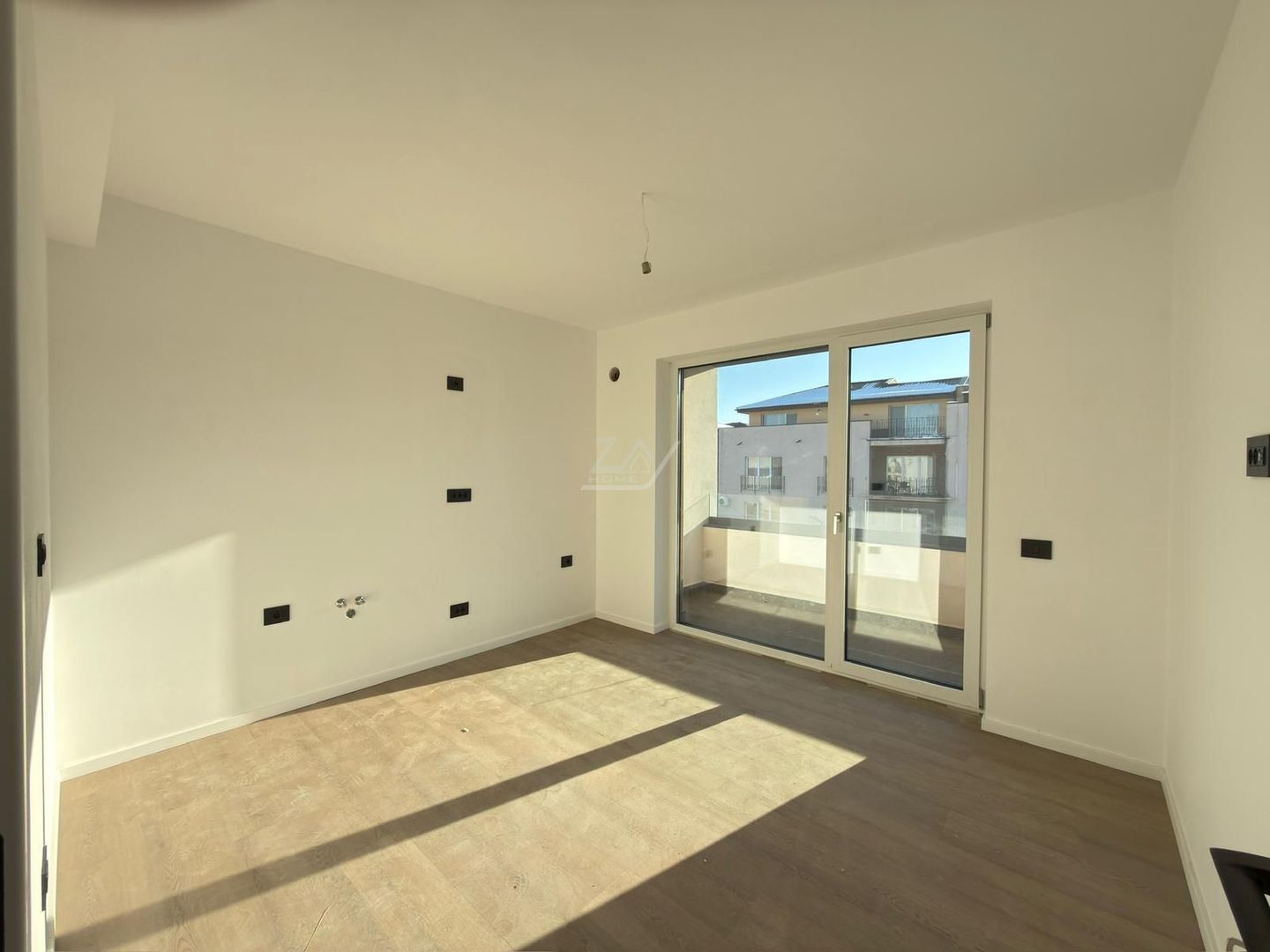 Ap pe 2 niveluri. Decomandat. 2 locuri de parcare. - Poză 5