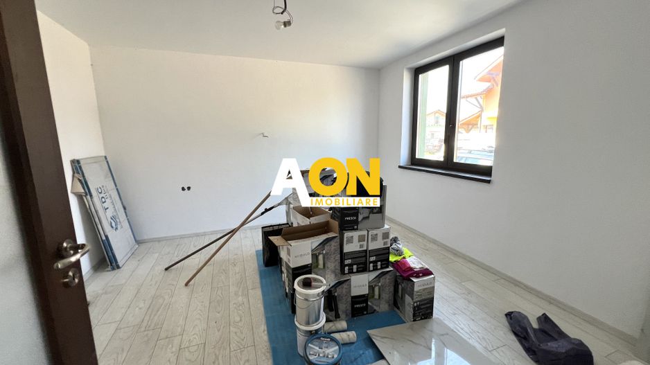 Casa individuala cu 4 camere, 2 bai, terasa, 800mp teren, Sp+P+1E - Poză 5