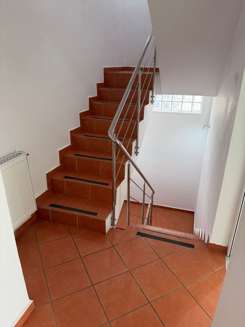 Clădire Multifuncțională 800 mp | Renovată 2024 | Ideală pentru Clinică, Birouri - Poză 20