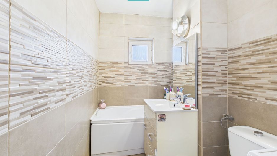 Apartament patru camere zona Confectii Arad - Poză 5