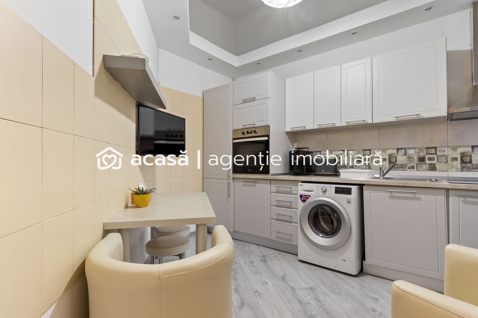 Apartament ultracentral cu 4 camere partial amenajat Comision 0 - Poză 1