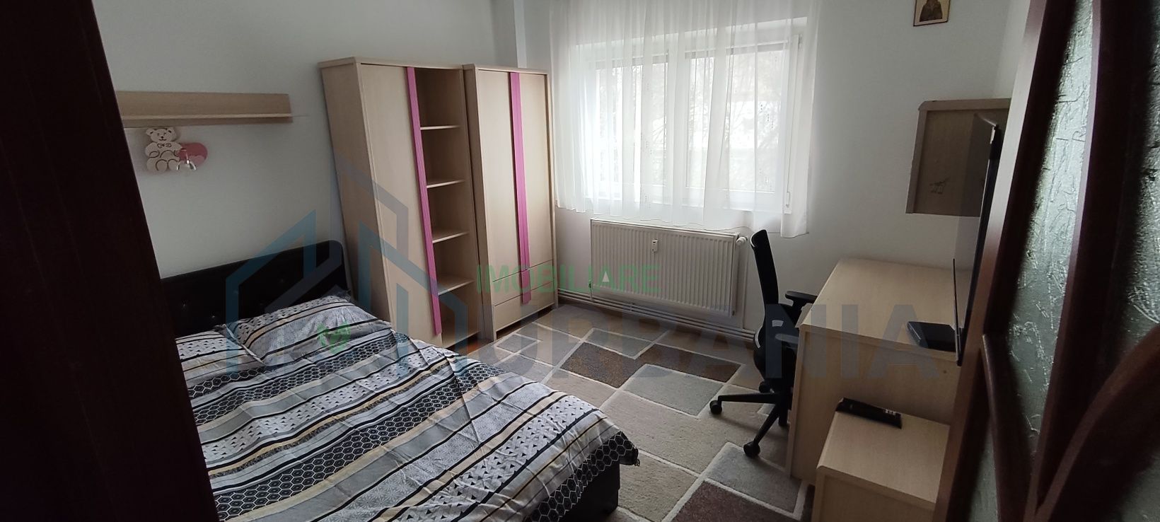 Inchiriez apartament zona podu de dier - Poză 1
