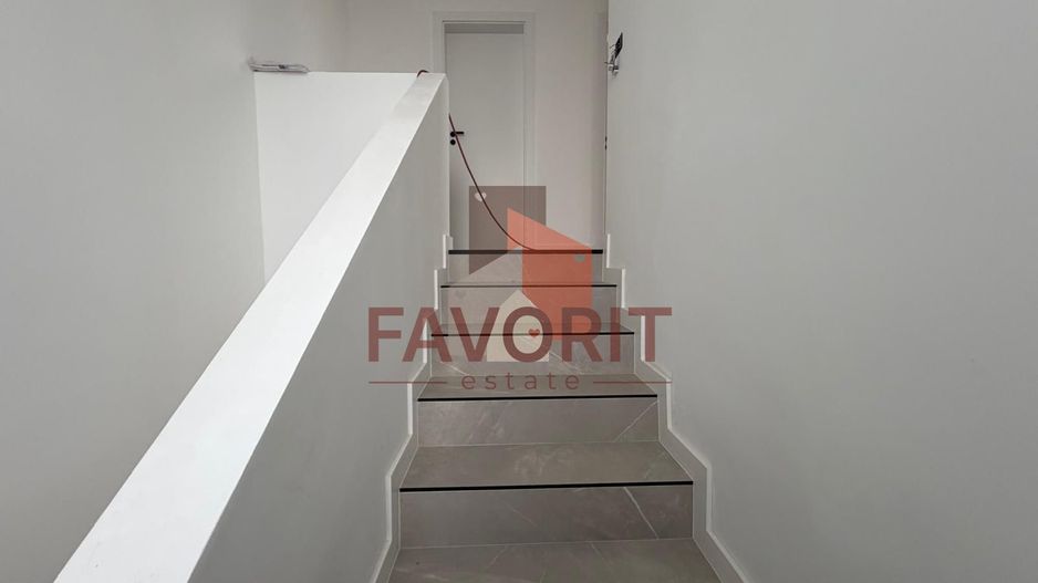 Triplex in Sacalaz | Finisaje premium | 4 camere | Asfalt | 2 balcoane - Poză 9