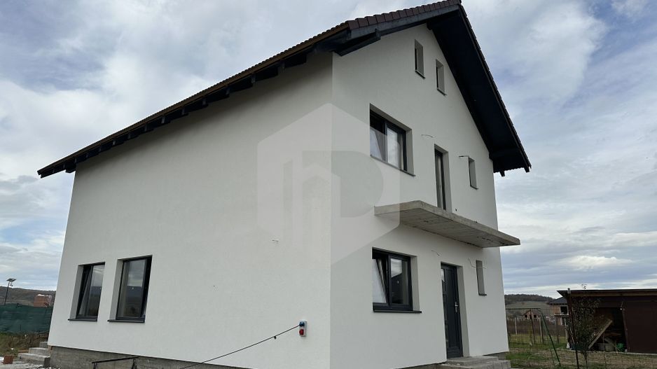 Casa individuala in Cristian | 5 camere | 4 Dormitoare | 158mpu - Poză 1
