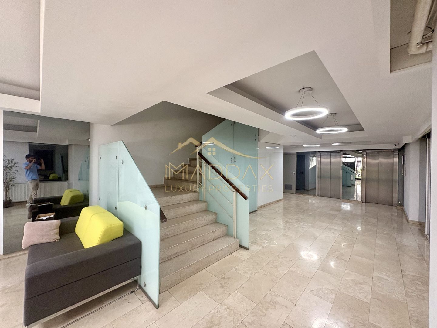 APARTAMENT de LUX cu 3 CAMERE cu Terasa si loc de parcare - Poză 32