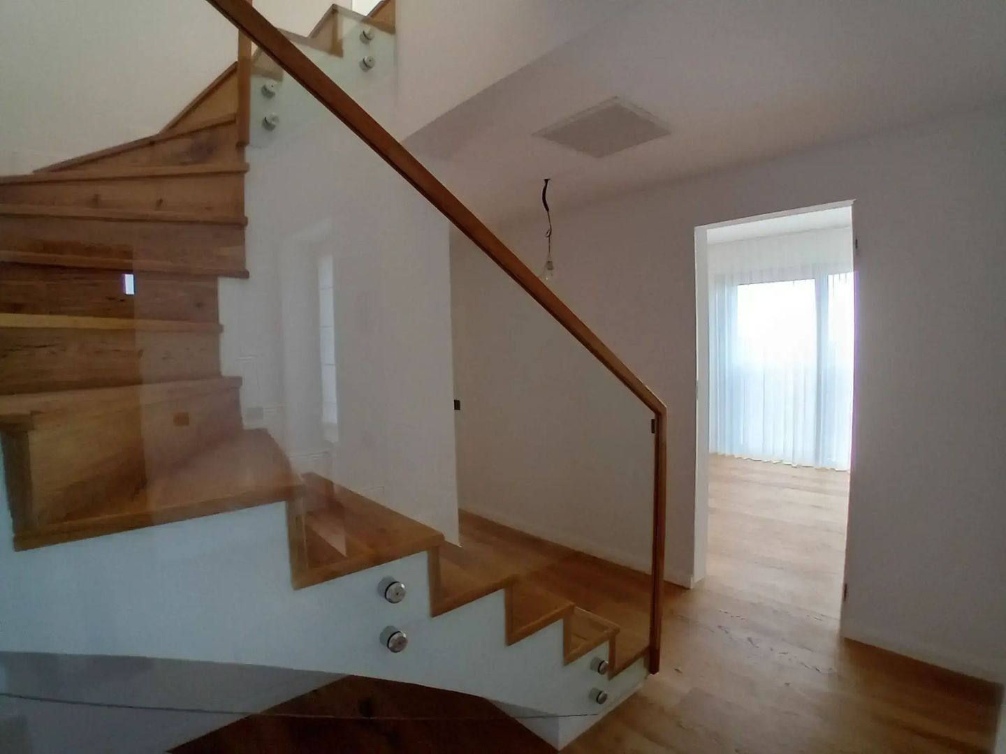 Apartament spatios 3 camere tip duplex I Zona Baneasa - Aerogarii - Poză 2