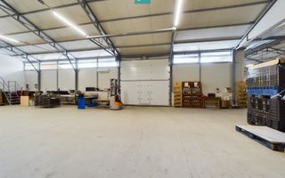Hală de producție cu spații de birouri - Poză 3