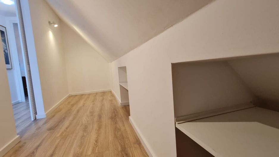 Vila spațioasă și elegantă de vânzare la intrarea în cartierul Turnișo - Poză 9