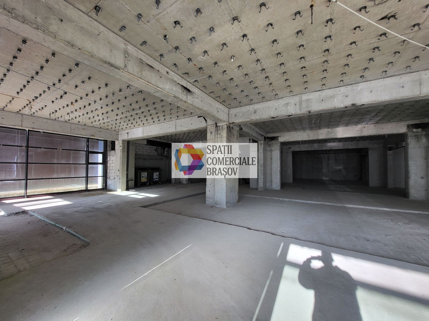 Clădire mixta -3600 mp - Poză 14