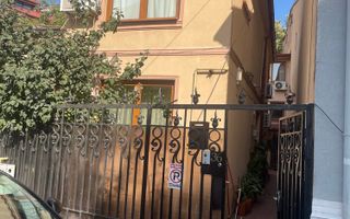 2 vile singur curte unic proprietar - Poză 5