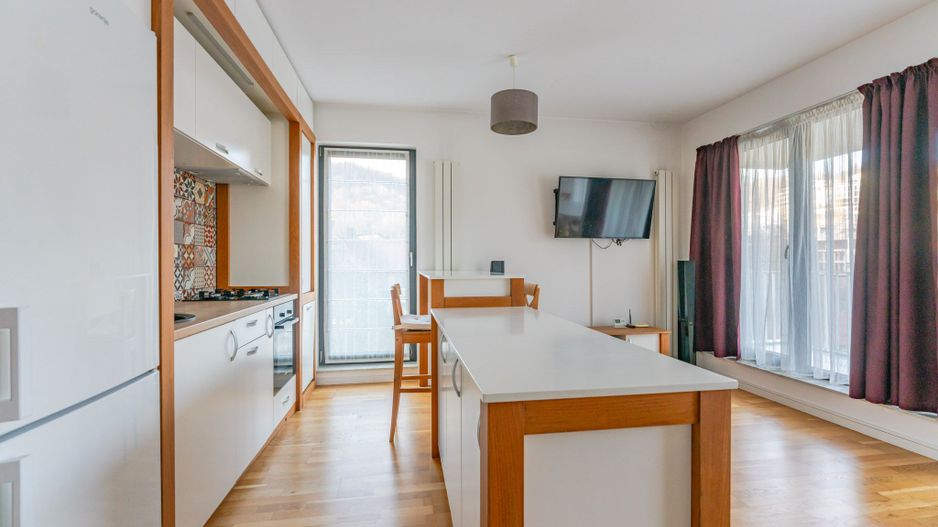 Apartament 2 Camere de Închiriat – Zona Șchei, Parcare Privată - Poză 11