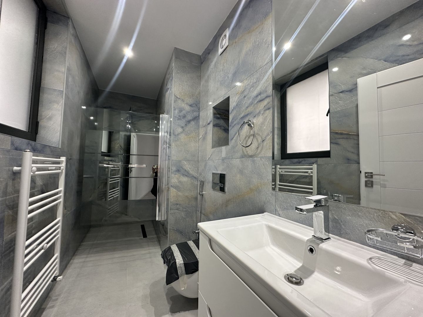 VIla S+P+1+M | Teren de 1000mp | Lift Interior | Finisata Complet - Poză 28