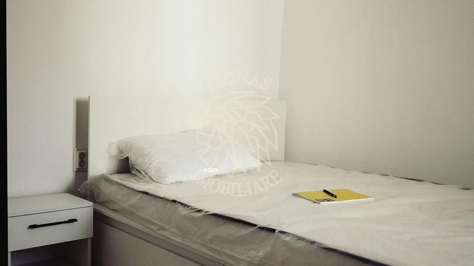 Apartament 4 camere-2 balcoane-etaj 3-renovat complet-Zona A. Muresanu - Poză 1