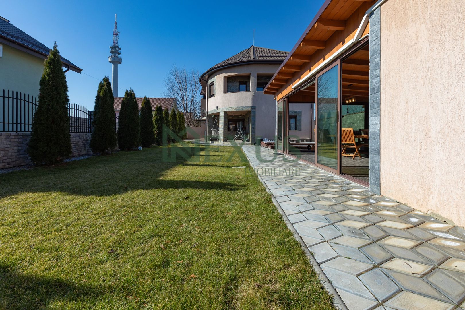 Casă/Vilă modernă de vânzare la intrare în Bogdan Vodă, județul Bacău. - Poză 22