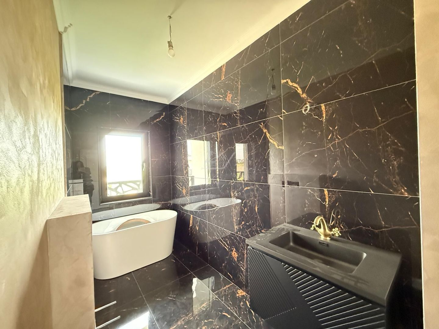 Duplex finalizat despartit prin camera tehnica. 3 dormitoare. 2 balcoane. - Poză 14