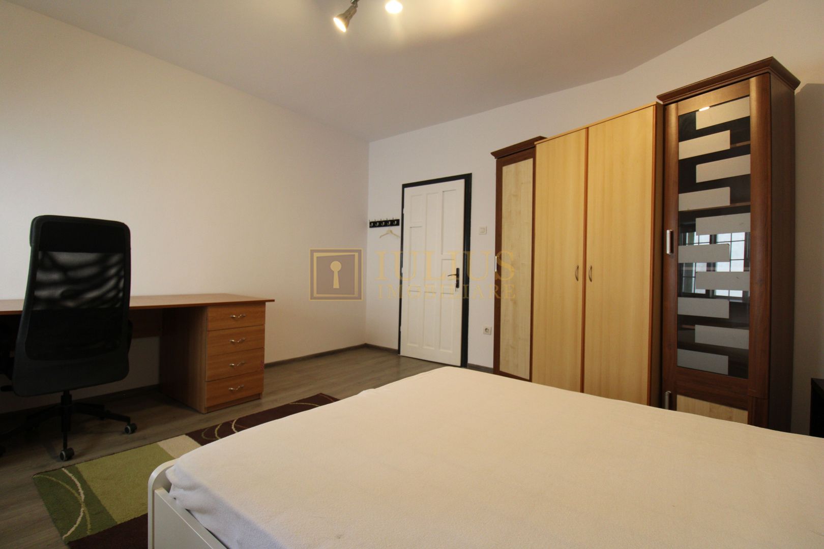 Zona aradului, 4 camere + 2 bai, centrala proprie - Poză 15