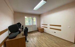 Apartament cu 2 camere, la etaj intermediar, situat Ultracentral - Poză 3