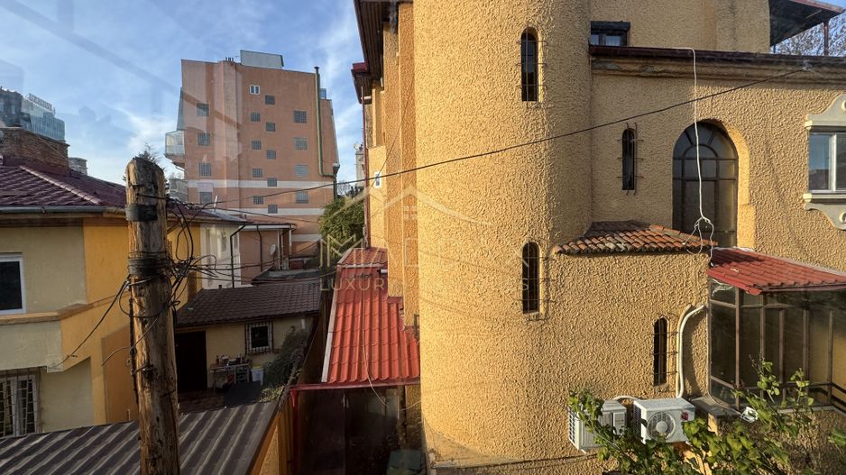 Vila cu 6 camere *310mp*  + Garaj // Primăverii - Poză 40