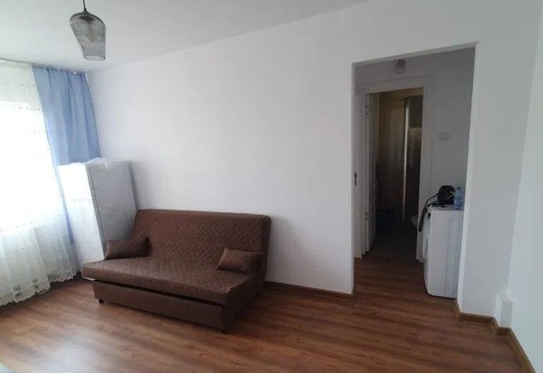 Apartament 3 camere,  Micro 21,et 3,renovat ,mobilat cu totul nou - Poză 2