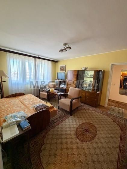 Apartament 3 camere  in zona centrala - Poză 2