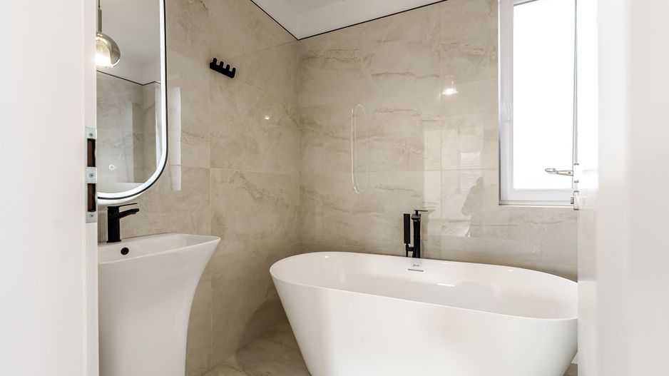 Clădire nouă P+2 cu showroom și birouri în Arad - Poză 14