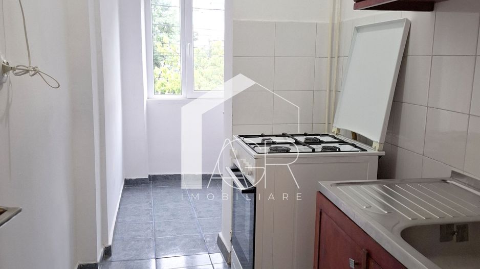 Garsoniera, etajul 1, zona Malu Rosu - Poză 4