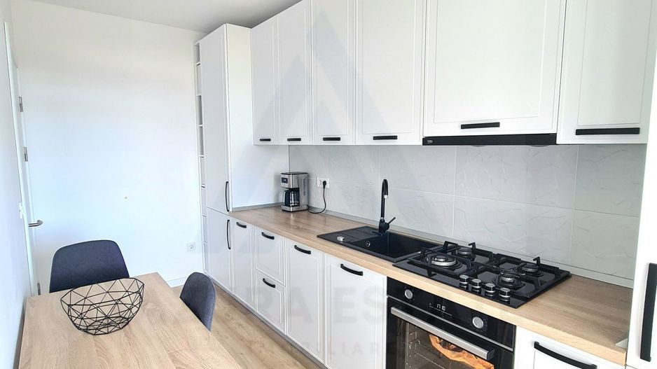Apartament modern 57 mp utili 2 balcoane loc de parcare zona Lazaret - Poză 4