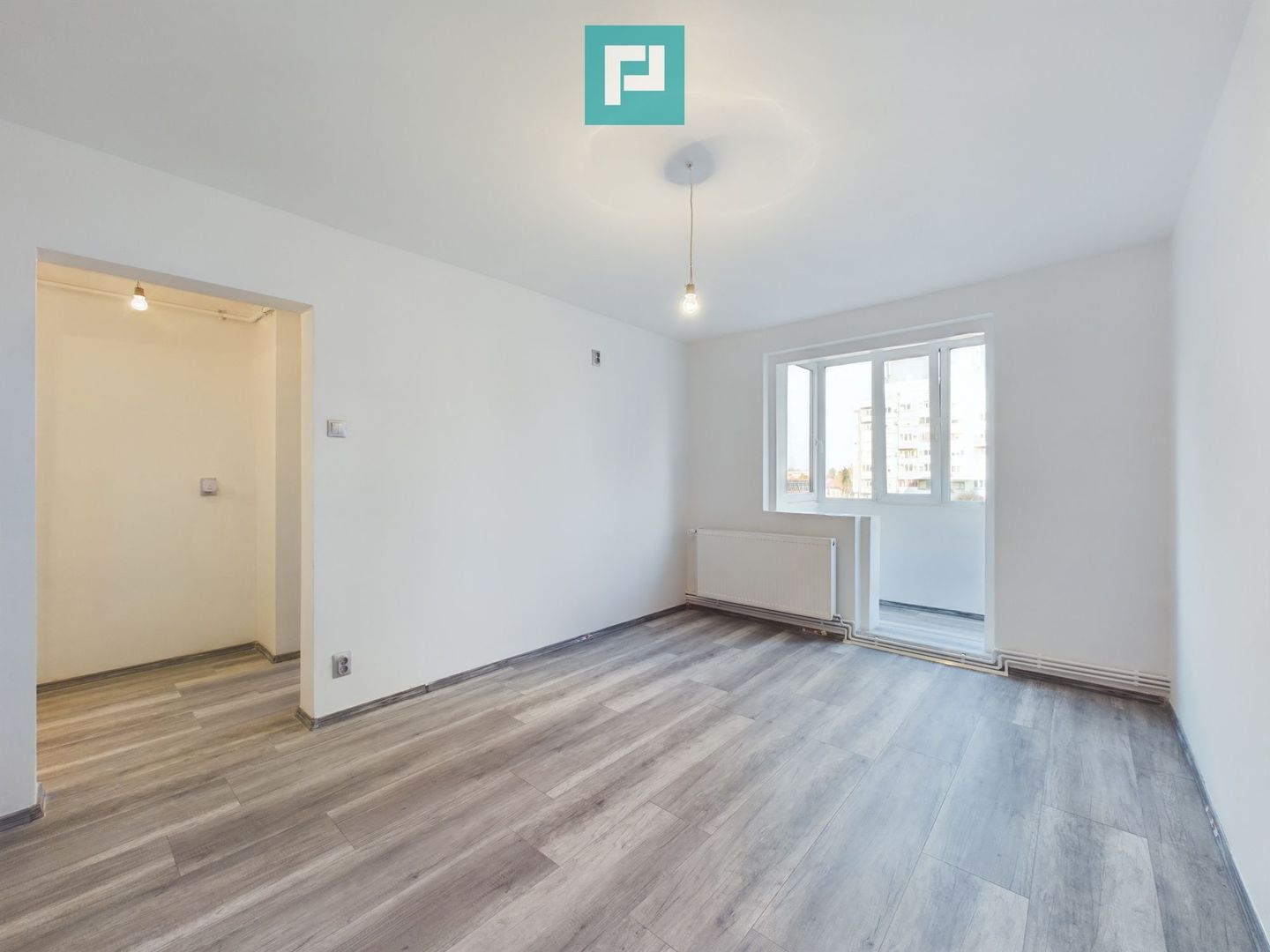 Apartament 3 camere de închiriat – Vlaicu, Strada - Poză 1