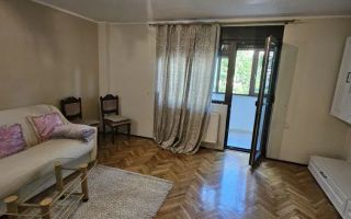 Ap 3 camere–vis-a-vis de Colegiul Național „Costache Negruzzi"- 750 E - Poză 1