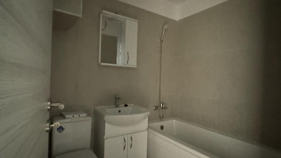 Garsonieră Luminoasa cu Balcon Spațios - Poză 5