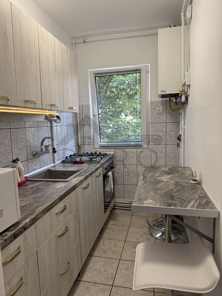 Apartament 3 camere pentru închiriat - Poză 1