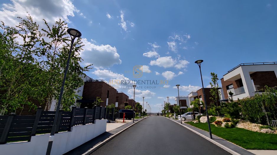 Reședință de lux cu vedere la Lacul Snagov | Ponton & loc de acostare - Poză 17