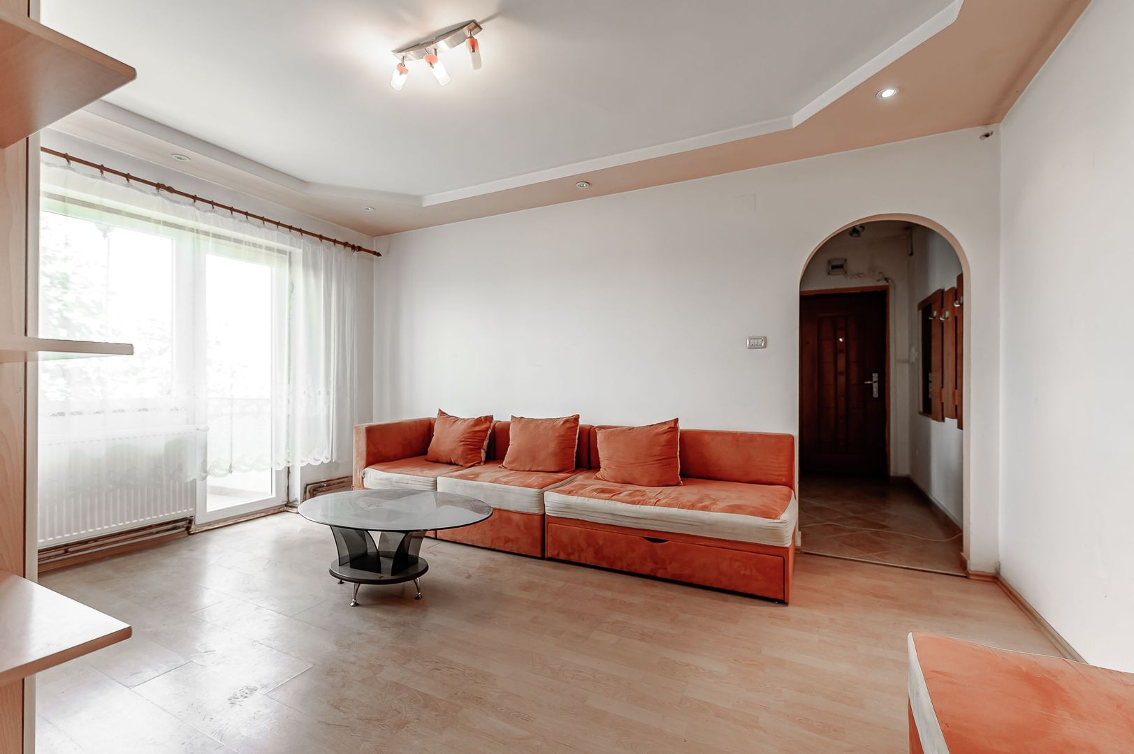 Apartament cu 2 camere, lângă Liceul De Artă Sabin Drăgoi - Poză 1