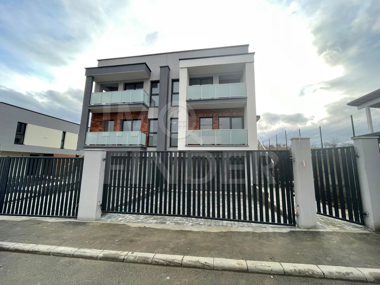 Vanzare casa tip duplex, Borhanci, 176 mp , 260 mp teren - Poză 1