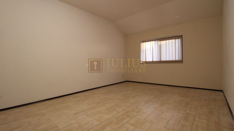 Zona Cetatii; 6 incaperi, ideal pentru sediu firma. - Poză 15