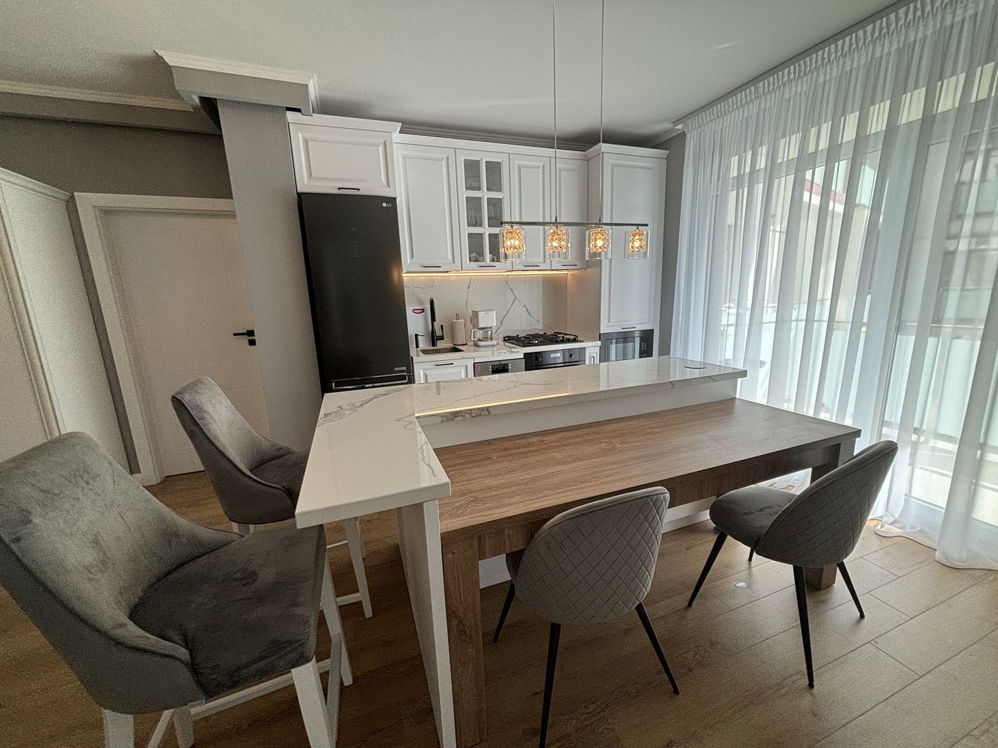 Apartament  Take Ionescu -Vivalia cu parcare subterana - Poză 1