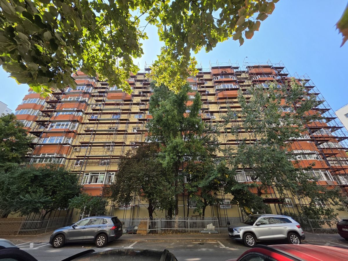 Apartament Emil Botta // Casa de Pensii - Poză 1