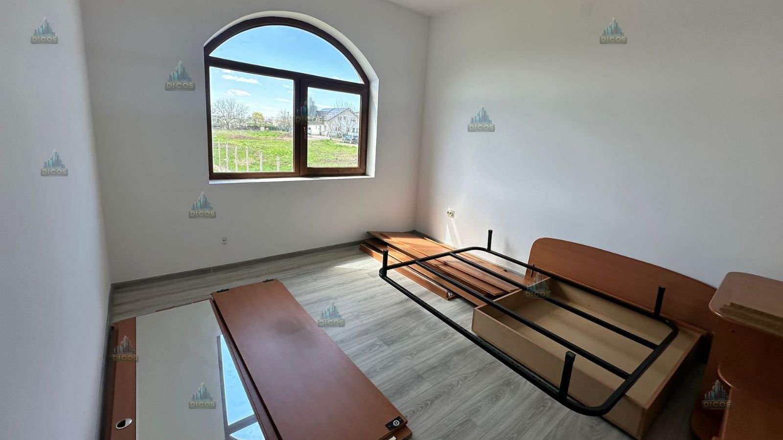 Vilă de vânzare 1500 mp teren - Poză 12