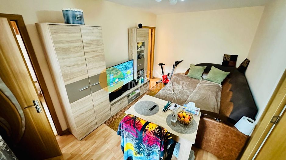 Apartament cu 2 Camere - Etaj 2 - Zona Alexandru / Liceul Miron Costin - Poză 1