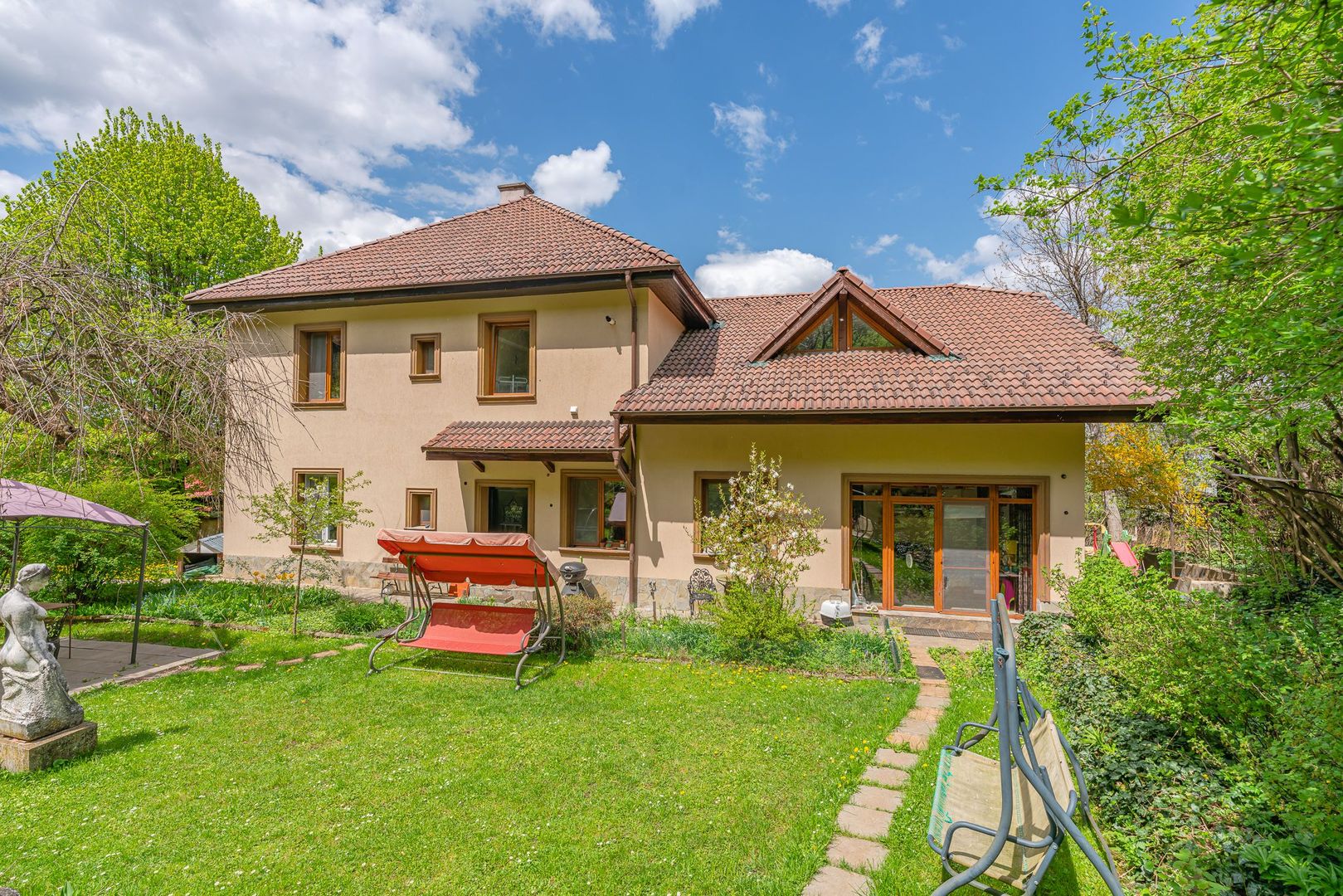 Oportunitatea de a deține o casa cu 3.385 mp teren în centrul - Poză 3