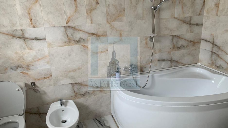 De vanzare apartament 3 camere/ zona Tractorul - Poză 4