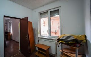 CASA LA CURTE COMUNA ZONA CENTRALA - Poză 3