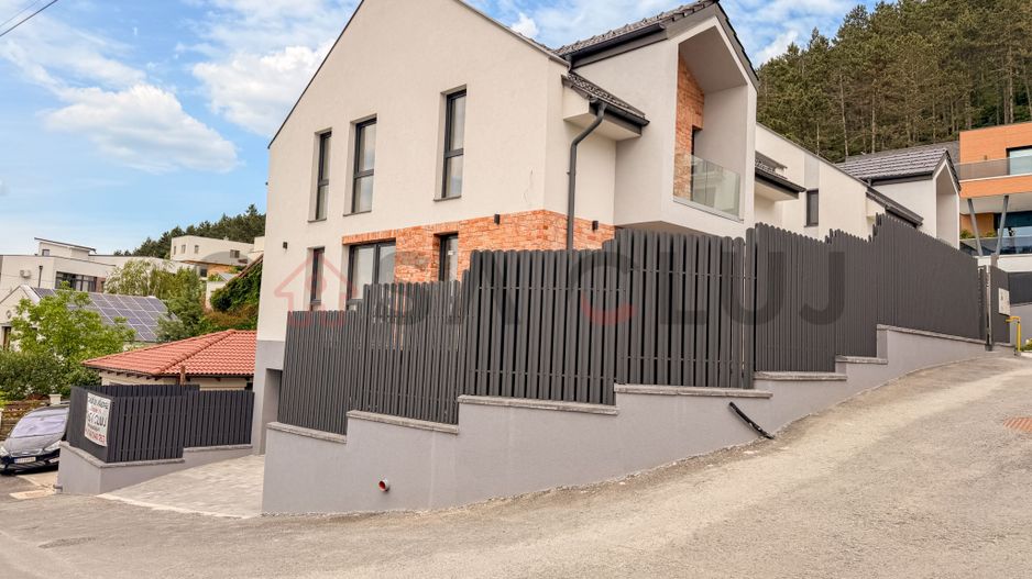 Case Premium de Vânzare – Strada Narciselor, Florești - Poză 2
