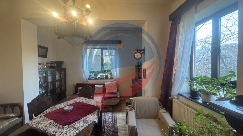 Casa zona Liceul Brancusi - Poză 1