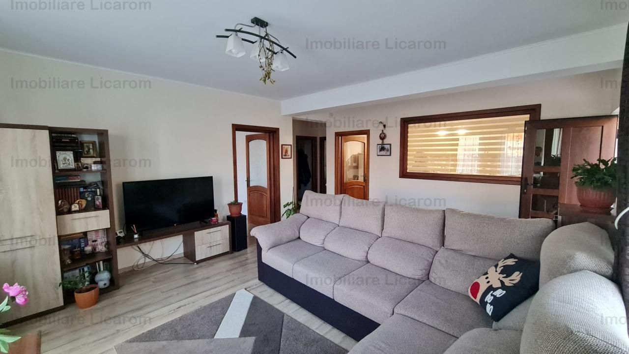 Duplex Sanpetru P+E,5 camere,teren 375 mp,260000 euro - Poză 16