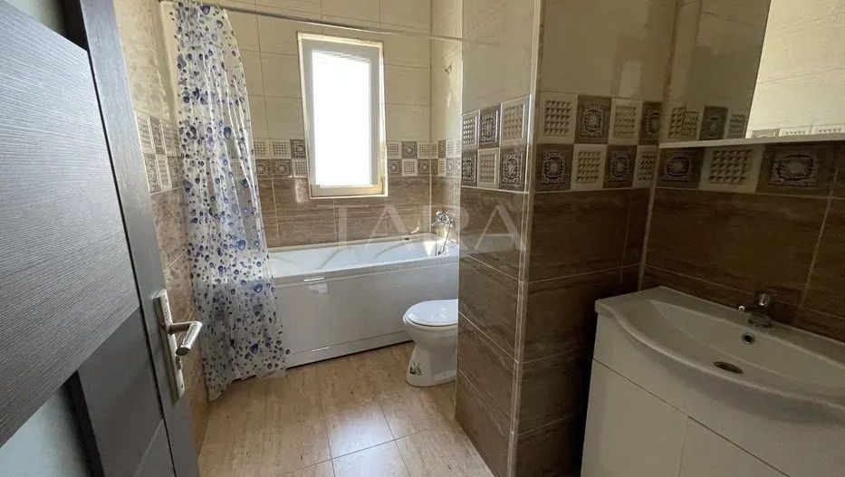 Apartament cu 4 camere de vanzare in Europa - Poză 4